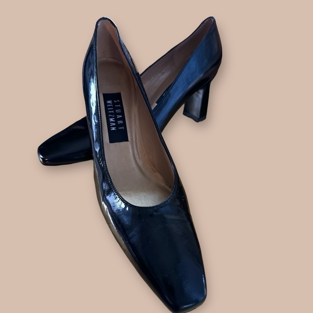 Stuart Weitzman NWOT Black leather patten Holly 60 low profile heels 8AA